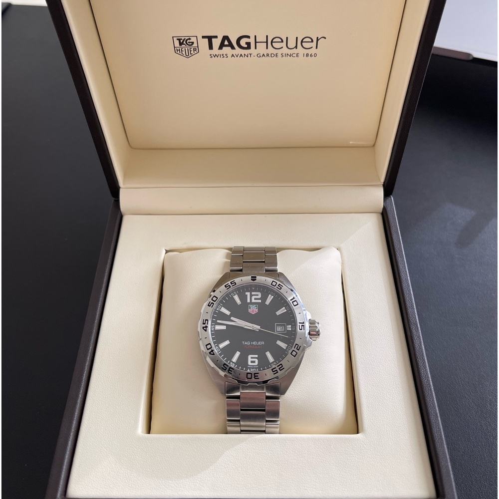 High quality Tag Heuer Formula 1 watch. Pristine condition, case included.